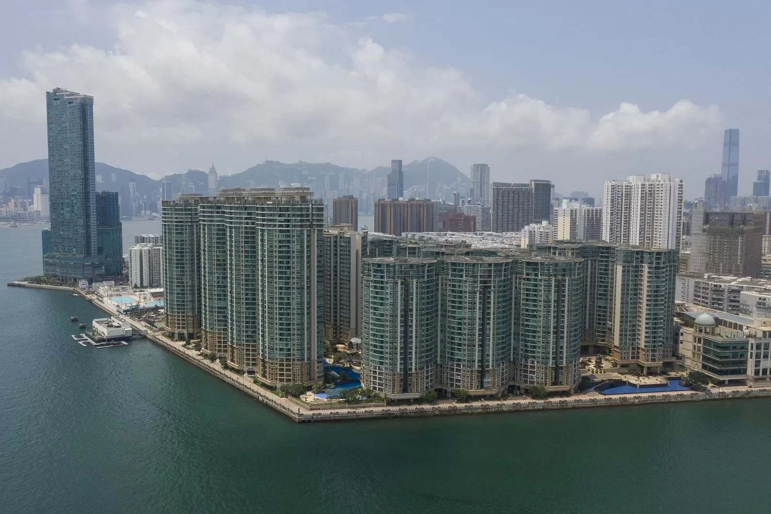 傳林作劈價25% 750萬沽紅磡海逸豪園