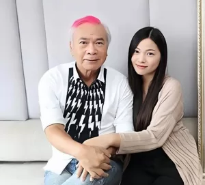 李龍基未婚妻Chris
