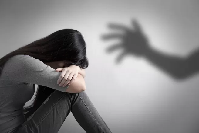 美國27歲男冒充高中生上課 性侵10餘少女