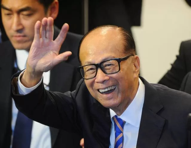 李嘉誠精準撤退？長和出售巴拿馬港口釋放哪些信號？