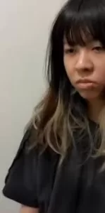 妹豬面無表情,全程零反應