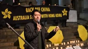 被港府懸紅通緝 許智峯宣布全家獲澳洲庇護