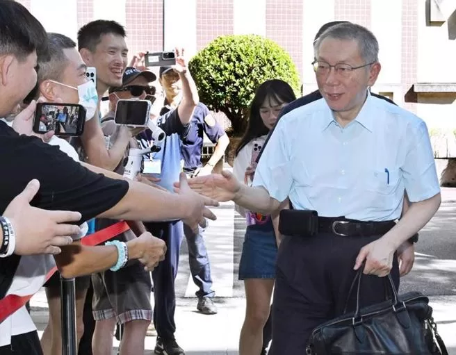 柯文哲腳環異常獲解決 陳佩琪驚曝「5元濾水器」藏黑黴送驗