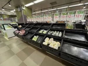 超強颱風樺加沙逼近 全城超市掀搶購潮 這款蔬菜無人問津 超強颱風樺加沙逼近 全城超市掀搶購潮 這款蔬菜無人問津