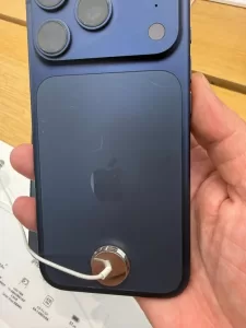 iPhone 17首日就出現刮痕 鋁製外殼惹爭議