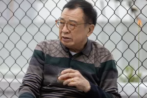 許紹雄突傳病危 黃子華急趕醫院探望