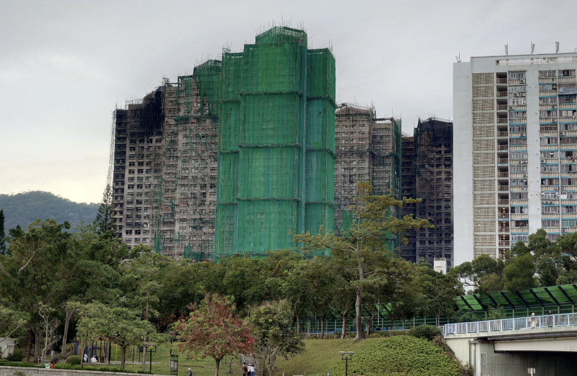 大埔宏福苑工人涉監守自盜 街坊淚訴：淚已流乾