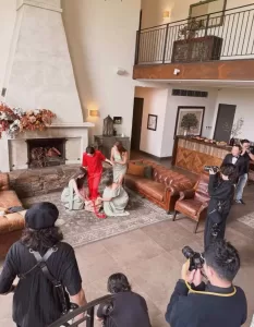 蔡明思（Cheronna）與吳嘉禧（Jessica）特意遠赴澳洲支持好友，更親自為Yanny換上中式裙褂