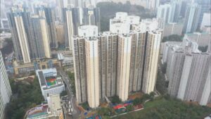 葵涌邨雙屍命案|80歲翁墮樓亡 警揭單位內66歲妻倒斃 葵涌邨雙屍命案|80歲翁墮樓亡 警揭單位內66歲妻倒斃