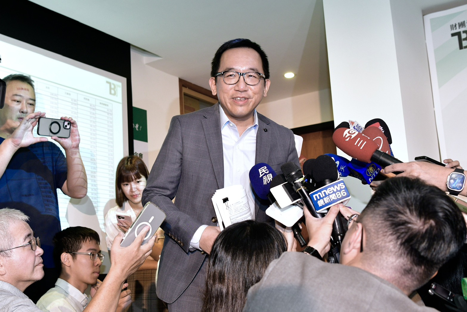 陳幸妤離婚風波延燒 陳致中發文「鮮血汨汨」力挺姐姐 陳幸妤離婚風波延燒 陳致中發文「鮮血汨汨」力挺姐姐