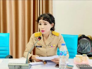泰國女公務員濃妝開會照爆紅 霸氣回應批評:自信來自多年習慣 泰國女公務員濃妝開會照爆紅 霸氣回應批評:自信來自多年習慣