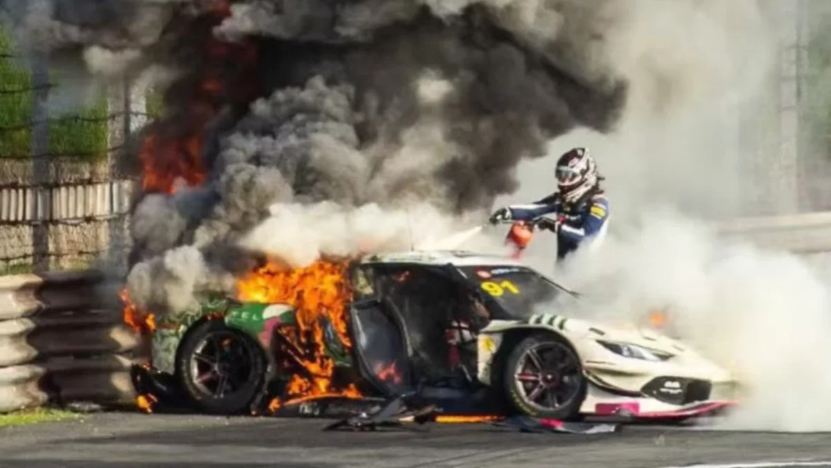 吳彥祖怒轟China GT「非常可恥」 賽車突變火球23歲車手冒死救人 吳彥祖怒轟China GT「非常可恥」 賽車突變火球23歲車手冒死救人