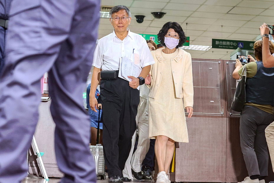 陳佩琪點名陳幸妤比較兩家遭遇 不滿「鍘美藝術節」萬人聲援 陳佩琪點名陳幸妤比較兩家遭遇 不滿「鍘美藝術節」萬人聲援