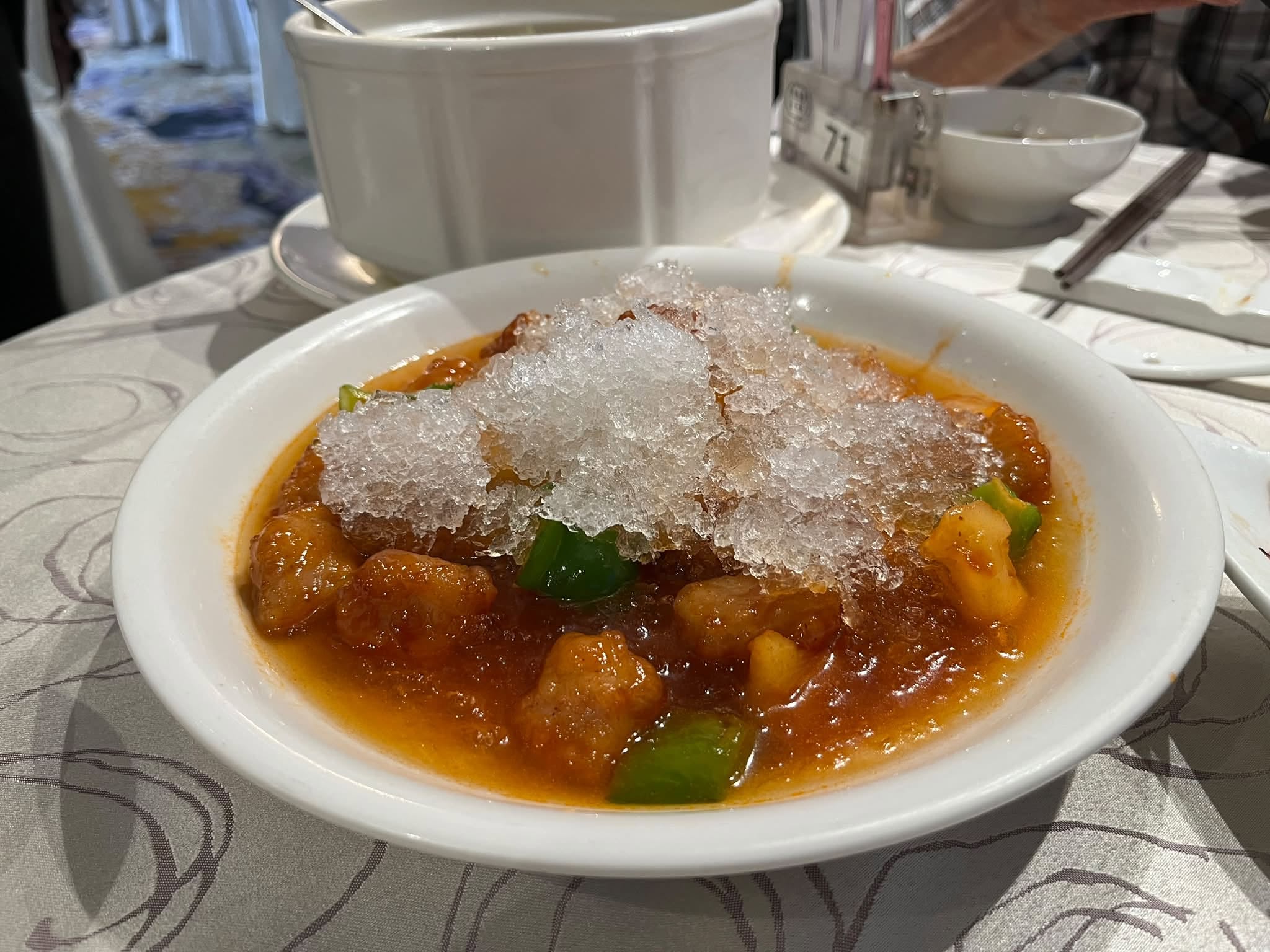 「咕嚕肉沙冰」食到呆晒？青衣城東海薈新菜出品惹議　食客：冰水浸住點食？