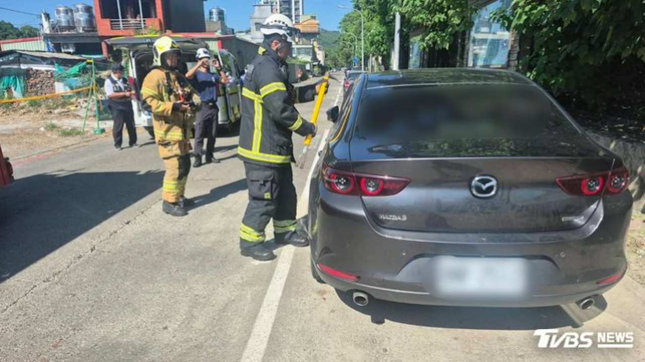 高雄情侶雙雙失蹤 警方定位尋車破窗驚見2人死亡 車內留燃燒痕跡 高雄情侶雙雙失蹤 警方定位尋車破窗驚見2人死亡 車內留燃燒痕跡