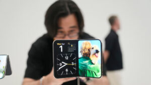Apple首款摺疊iPhone Duo　7.6吋屏幕　售價1,999美元起