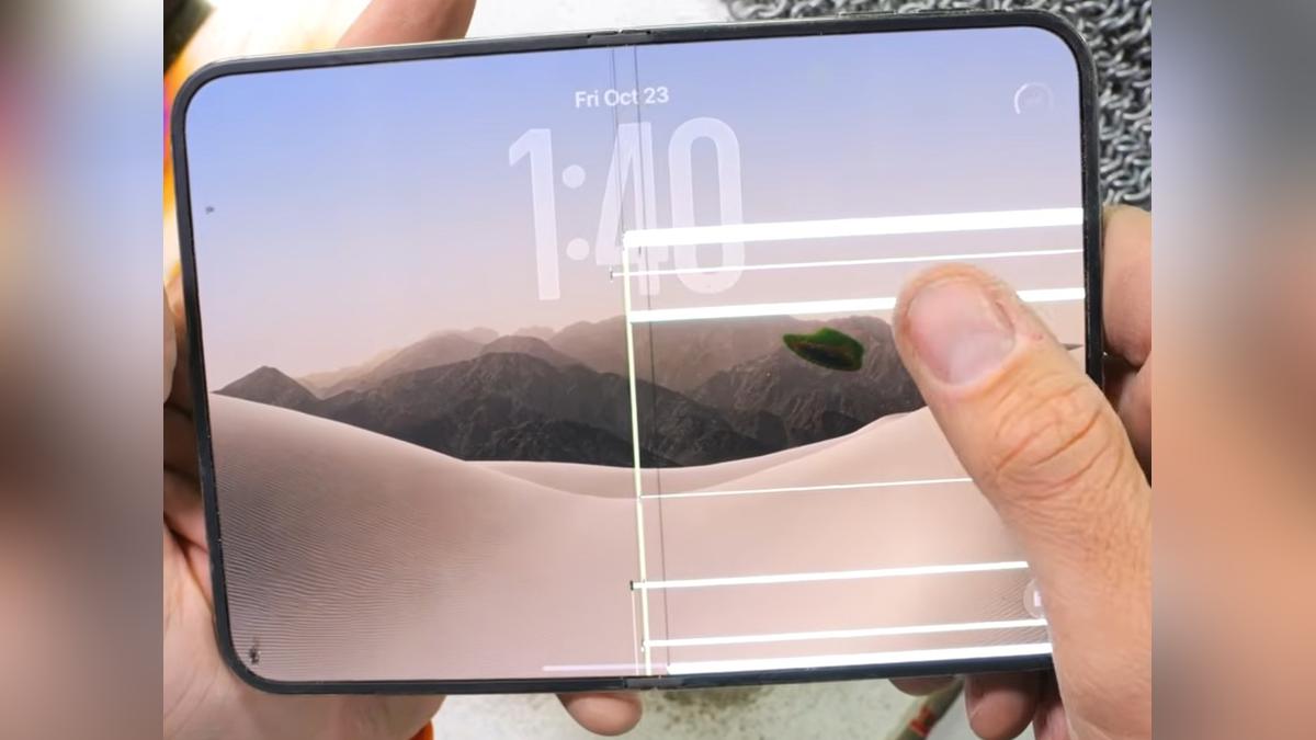蘋果摺疊iPhone Duo上市即傳螢幕爆裂　裂痕集中轉軸位置