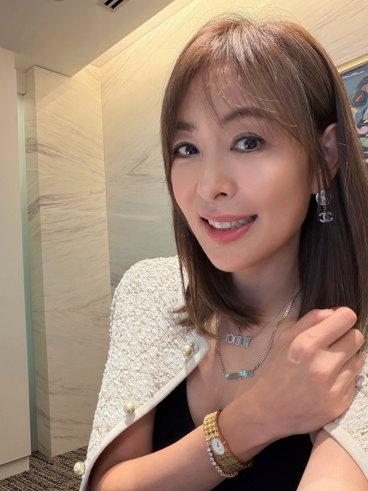 賈永婕穿Dior赴立法院遭批「不純樸」　反問：立法院有制服嗎？