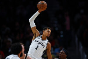 NBA溫班亞瑪聲援法國學生示威惹禍　議員怒轟：把損失帳單寄給他