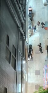 西灣河13歲少年遭圍毆狂摑6巴掌　警拘4名13至17歲男童涉黑社會罪