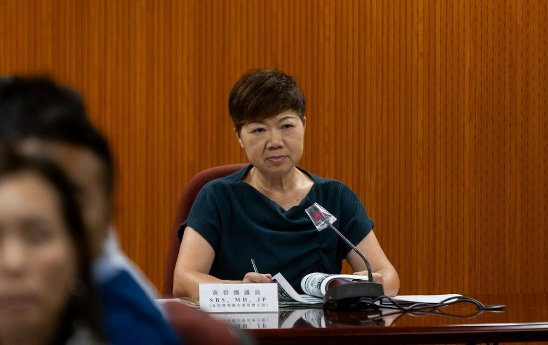 宏福苑火災報告|無證據黃碧嬌涉圍標 遺屬促交代調查進度 批政府卸膊文化 宏福苑火災報告|無證據黃碧嬌涉圍標 遺屬促交代調查進度 批政府卸膊文化